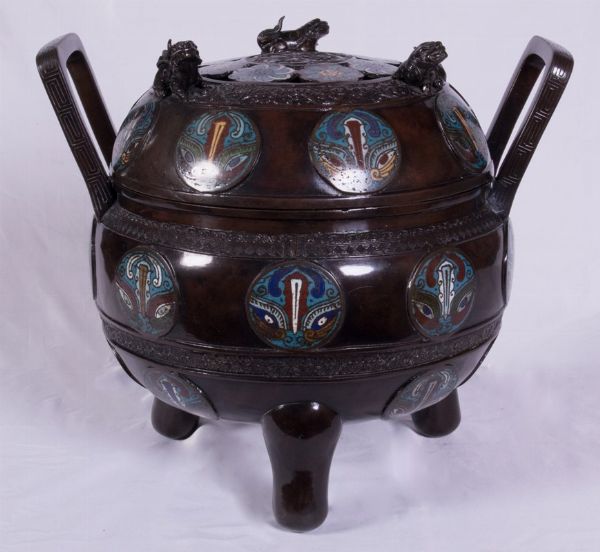 Grande vaso votivo in bronzo brunito  - Asta Parade - Arredi e dipinti antichi  - Associazione Nazionale - Case d'Asta italiane