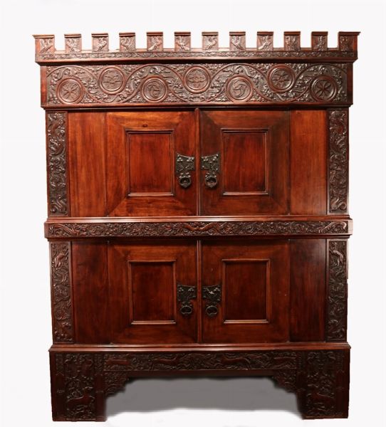 Credenza a doppio corpo in legno di noce  - Asta Parade - Arredi e dipinti antichi  - Associazione Nazionale - Case d'Asta italiane