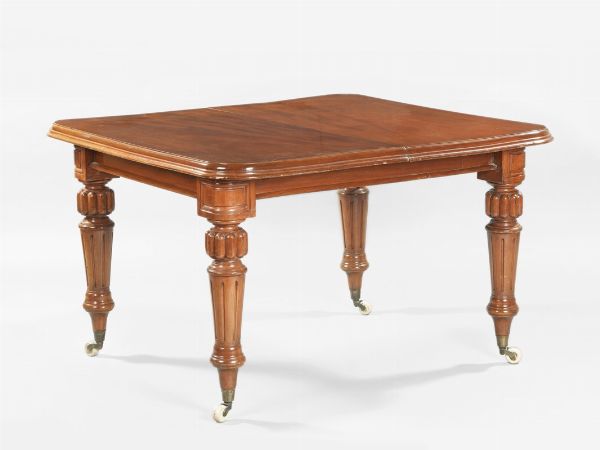 Un tavolo, due poltrone e quattro sedie in legno di mogano  - Asta Parade - Arredi e dipinti antichi  - Associazione Nazionale - Case d'Asta italiane