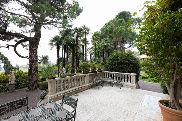 Villa Paradeisos, Varese : Prestigiosa villa signorile, unica nel suo genere, con parco privato e vista lago  - Asta Un angolo di Paradeisos - Associazione Nazionale - Case d'Asta italiane