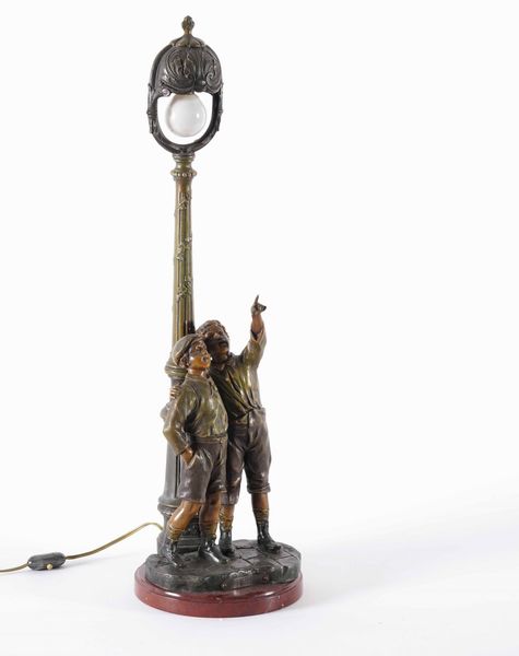 Lampada in bronzo dipinto e patinato. XX secolo  - Asta  Antiquariato gennaio | Cambi Time - Associazione Nazionale - Case d'Asta italiane