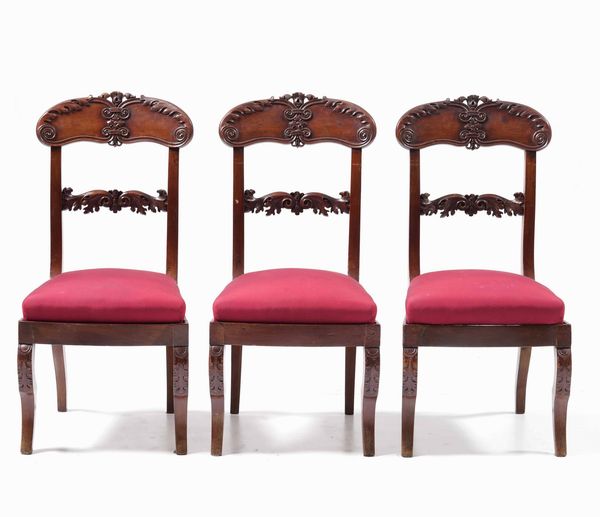 Tavolo in legno con sei sedie e due poltrone in legno intagliato. XIX secolo  - Asta  Antiquariato gennaio | Cambi Time - Associazione Nazionale - Case d'Asta italiane