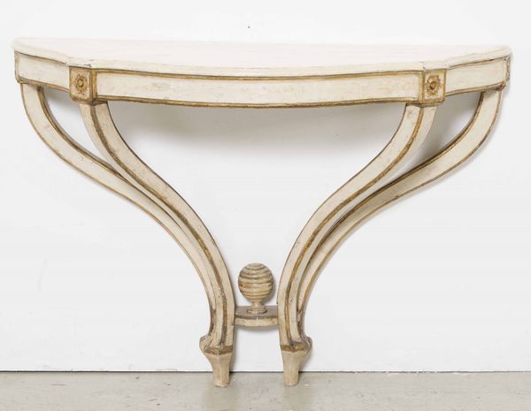 Consolle in legno laccato con profili dorati. XVIII-XIX secolo  - Asta  Antiquariato gennaio | Cambi Time - Associazione Nazionale - Case d'Asta italiane