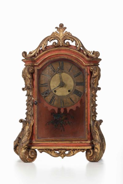 Pendola da tavolo con cassa sagomata in legno intagliato, dipinto e dorato. Francia XVIII-XIX secolo  - Asta  Antiquariato gennaio | Cambi Time - Associazione Nazionale - Case d'Asta italiane