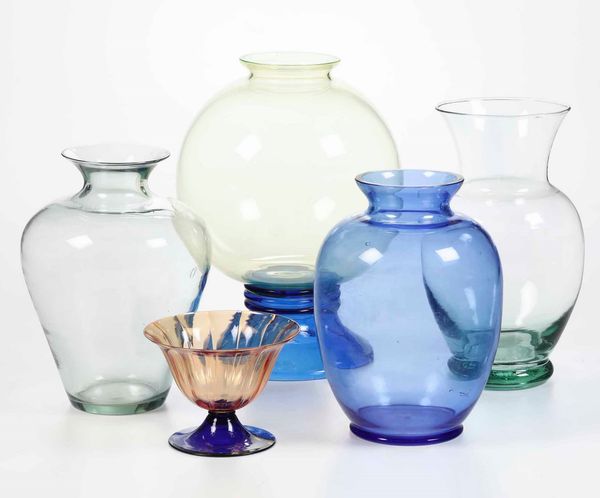 Lotto di cinque vasi in vetro di Murano a stampo  - Asta  Antiquariato gennaio | Cambi Time - Associazione Nazionale - Case d'Asta italiane