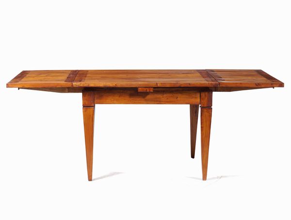 Tavolo in noce con piano a libro estraibile. XIX secolo  - Asta  Antiquariato gennaio | Cambi Time - Associazione Nazionale - Case d'Asta italiane