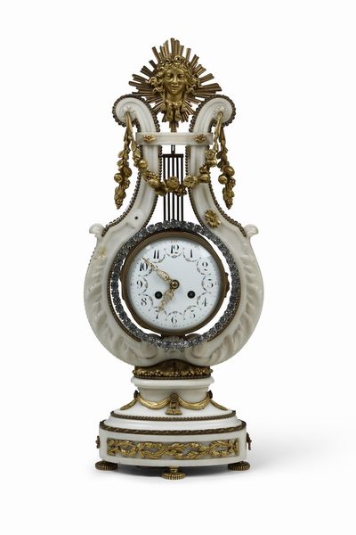 Pendola da tavolo a lira. Francia XVIII-XIX secolo  - Asta  Antiquariato gennaio | Cambi Time - Associazione Nazionale - Case d'Asta italiane