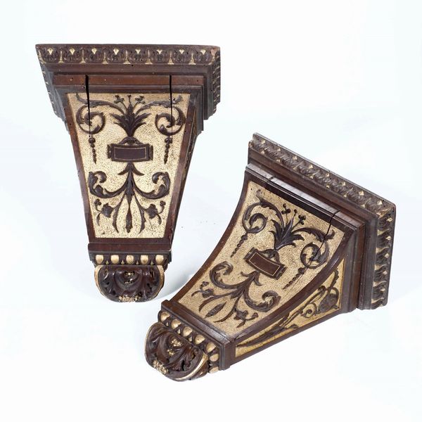 Coppia di mensole in legno intagliato e dipinto  - Asta  Antiquariato gennaio | Cambi Time - Associazione Nazionale - Case d'Asta italiane