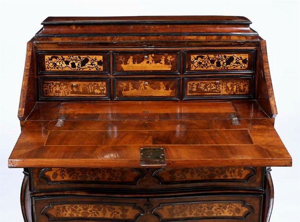 Ribalta lastronata in radica. Lombardia, XVIII secolo  - Asta  Antiquariato gennaio | Cambi Time - Associazione Nazionale - Case d'Asta italiane