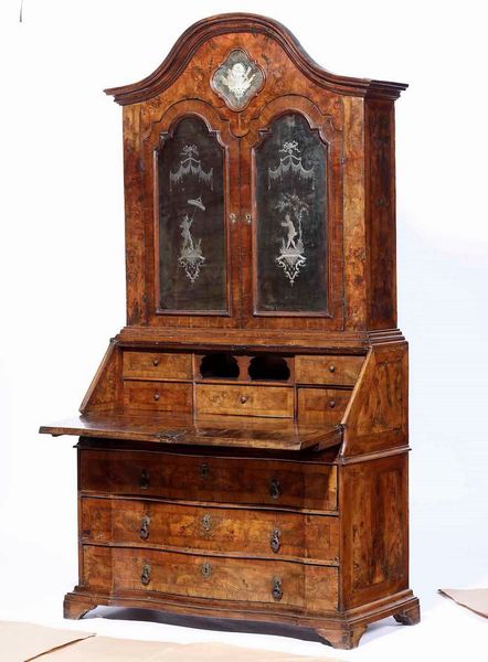 Trumeau lastronato in noce e radica, Veneto metà XVIII secolo  - Asta  Antiquariato gennaio | Cambi Time - Associazione Nazionale - Case d'Asta italiane