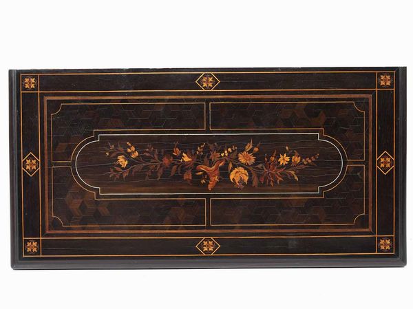 Tavolo da gioco inlegno lastronato ed intarsiato in varie essenze. XIX secolo  - Asta  Antiquariato gennaio | Cambi Time - Associazione Nazionale - Case d'Asta italiane