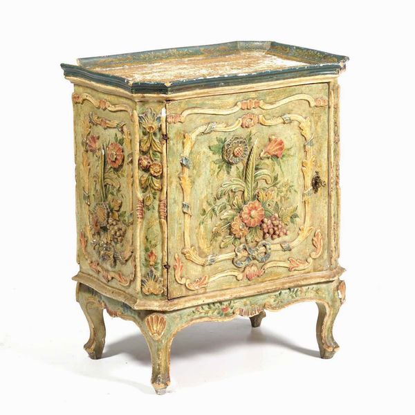 Comodino ad un'anta in legno laccato in policromia. XIX secolo  - Asta  Antiquariato gennaio | Cambi Time - Associazione Nazionale - Case d'Asta italiane