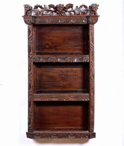 Piattaia in legno scolpito e intagliato  - Asta  Antiquariato gennaio | Cambi Time - Associazione Nazionale - Case d'Asta italiane