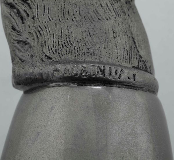 Bicchiere in  metallo con testa di cavallo a firma Gucci. Italia XX secolo  - Asta  Antiquariato gennaio | Cambi Time - Associazione Nazionale - Case d'Asta italiane