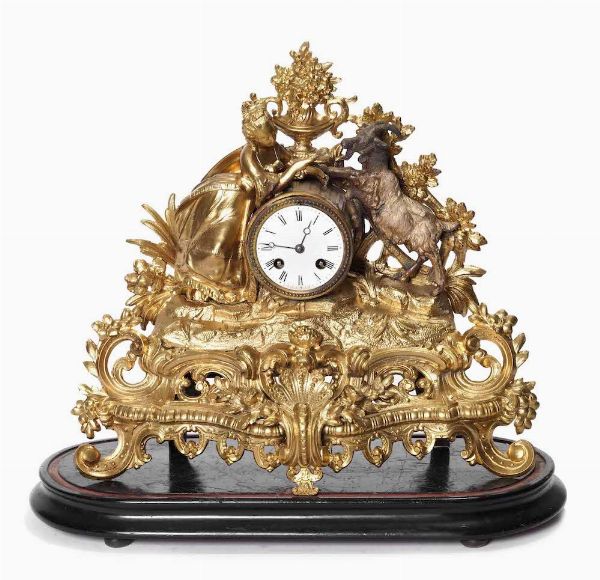 Pendola da tavolo in metallo dorato. XIX-XX secolo  - Asta  Antiquariato gennaio | Cambi Time - Associazione Nazionale - Case d'Asta italiane