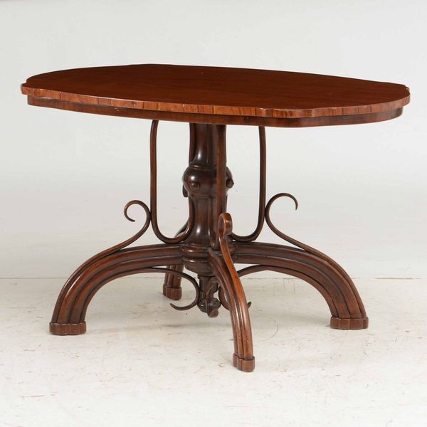 Tavolo tipo thonet in faggio curvato  - Asta  Antiquariato gennaio | Cambi Time - Associazione Nazionale - Case d'Asta italiane