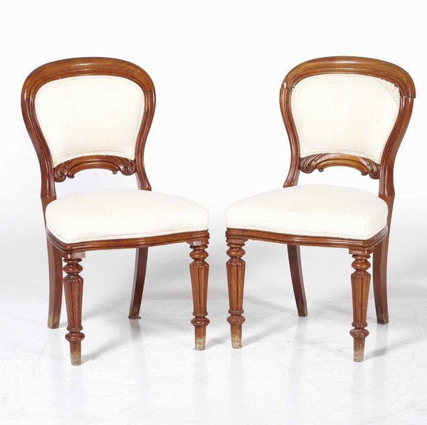 Tavolo in mogano e sei sedie in stile. Inghilterra XIX-XX secolo  - Asta  Antiquariato gennaio | Cambi Time - Associazione Nazionale - Case d'Asta italiane