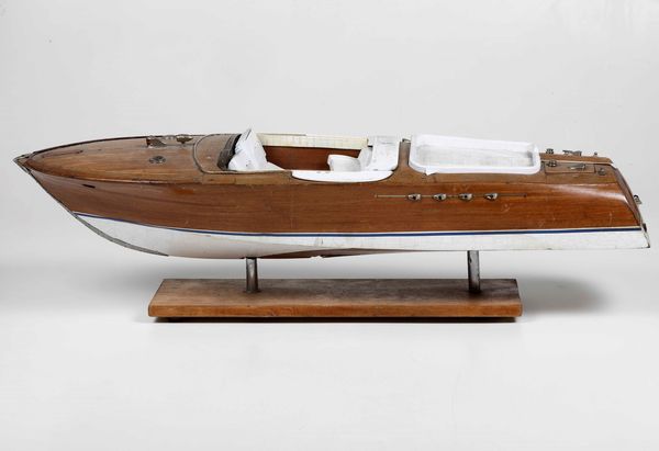 Modello di Riva in mogano montato a lampada  - Asta  Antiquariato gennaio | Cambi Time - Associazione Nazionale - Case d'Asta italiane