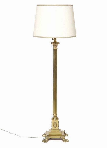 Piantana con struttura in metallo dorato. XX secolo  - Asta  Antiquariato gennaio | Cambi Time - Associazione Nazionale - Case d'Asta italiane