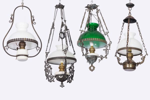 Lotto composto da quattro lampadari a lucerna  - Asta  Antiquariato gennaio | Cambi Time - Associazione Nazionale - Case d'Asta italiane