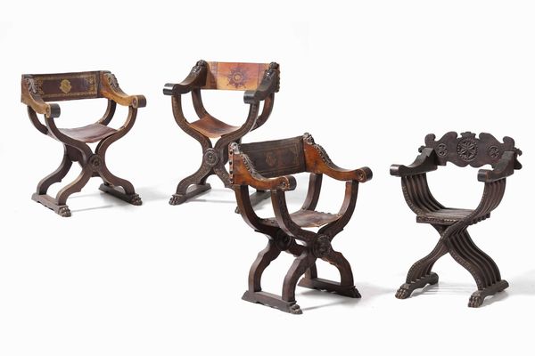 Quattro sedie tipo Savonarola diverse  - Asta  Antiquariato gennaio | Cambi Time - Associazione Nazionale - Case d'Asta italiane