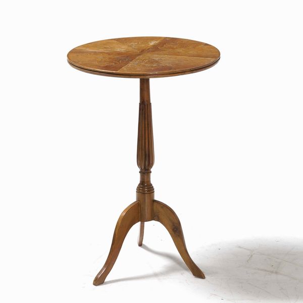 Piccolo tavolo con piano circolare  - Asta  Antiquariato gennaio | Cambi Time - Associazione Nazionale - Case d'Asta italiane