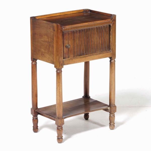 Comodino in legno con anta scorrevole a rullo  - Asta  Antiquariato gennaio | Cambi Time - Associazione Nazionale - Case d'Asta italiane
