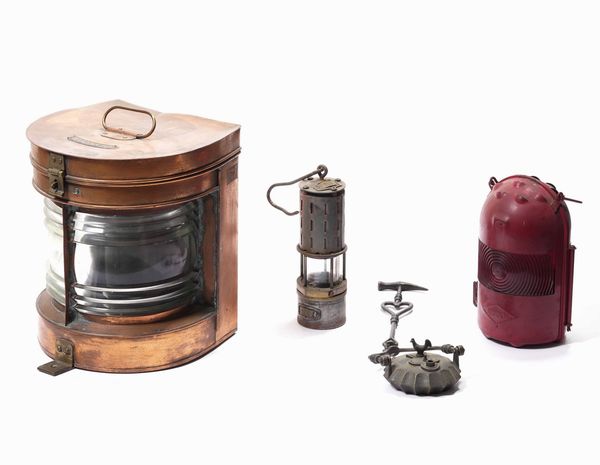 Fanale da marina e altri oggetti  - Asta  Antiquariato gennaio | Cambi Time - Associazione Nazionale - Case d'Asta italiane