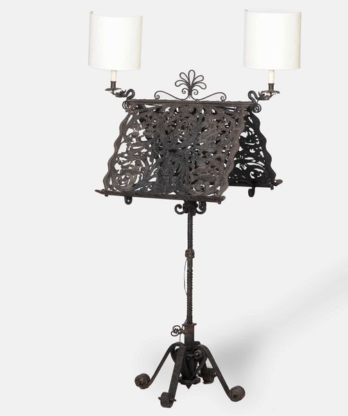 Leggio in ferro a doppia lettura  - Asta  Antiquariato gennaio | Cambi Time - Associazione Nazionale - Case d'Asta italiane