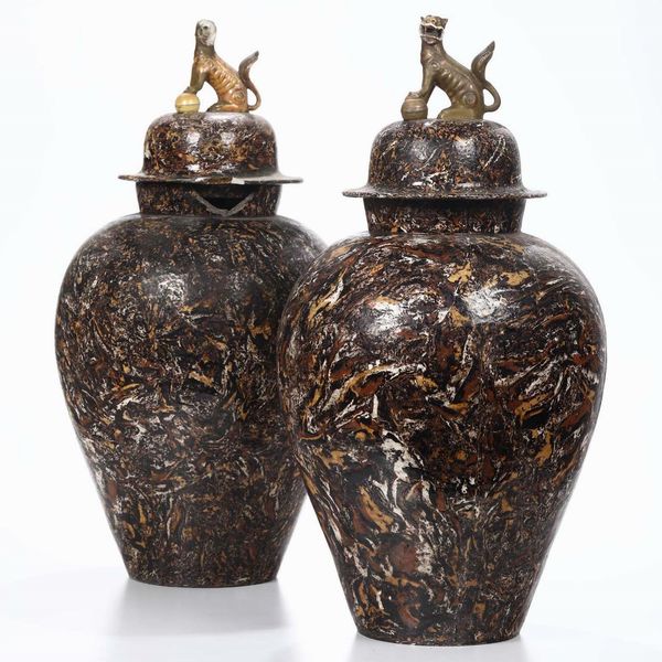 Coppia di potiches in ceramica dipinta in finto marmo, Europa XX secolo  - Asta  Antiquariato gennaio | Cambi Time - Associazione Nazionale - Case d'Asta italiane