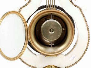 Pendola da tavolo a lira. Francia XVIII-XIX secolo  - Asta  Antiquariato gennaio | Cambi Time - Associazione Nazionale - Case d'Asta italiane