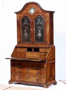 Trumeau lastronato in noce e radica, Veneto metà XVIII secolo  - Asta  Antiquariato gennaio | Cambi Time - Associazione Nazionale - Case d'Asta italiane