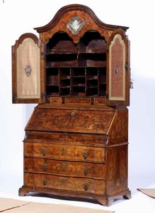 Trumeau lastronato in noce e radica, Veneto metà XVIII secolo  - Asta  Antiquariato gennaio | Cambi Time - Associazione Nazionale - Case d'Asta italiane