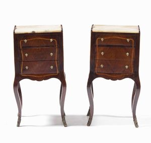 Coppia di comodini in legno lastronato. XIX-XX secolo  - Asta  Antiquariato gennaio | Cambi Time - Associazione Nazionale - Case d'Asta italiane