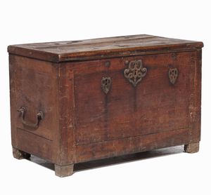 Antico baule in legno  - Asta  Antiquariato gennaio | Cambi Time - Associazione Nazionale - Case d'Asta italiane