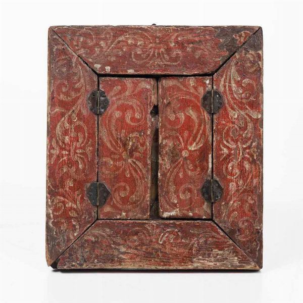 Piccolo altarolo ligneo da viaggio apribile a due sportello.  Messico, XVIII secolo  - Asta Scultura | Cambi Time - Associazione Nazionale - Case d'Asta italiane