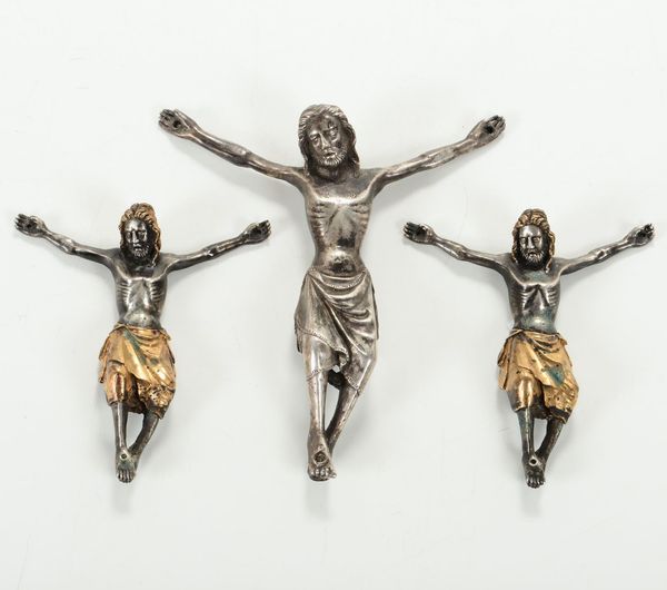 Gruppo di tre Corpus Christi in stile gotico in metallo argentato e dorato, probabile XX secolo  - Asta Scultura | Cambi Time - Associazione Nazionale - Case d'Asta italiane