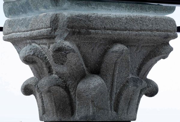 Capitello in pietra. Lapicida del XVII secolo  - Asta Scultura | Cambi Time - Associazione Nazionale - Case d'Asta italiane