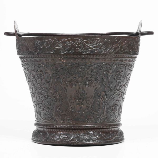 Secchio in rame interamente sbalzato. Arte del XVIII secolo  - Asta Scultura | Cambi Time - Associazione Nazionale - Case d'Asta italiane