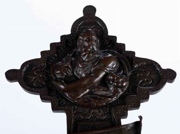 Croce astile in bronzo fuso. Fonditore veneto del XVIII secolo  - Asta Scultura | Cambi Time - Associazione Nazionale - Case d'Asta italiane