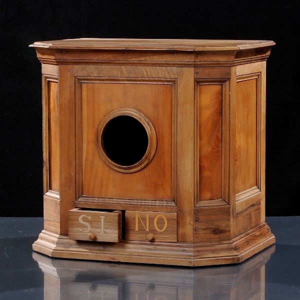 Lotto composto da due urne da votazioni, XIX e XVII-XVIII secolo  - Asta Scultura | Cambi Time - Associazione Nazionale - Case d'Asta italiane