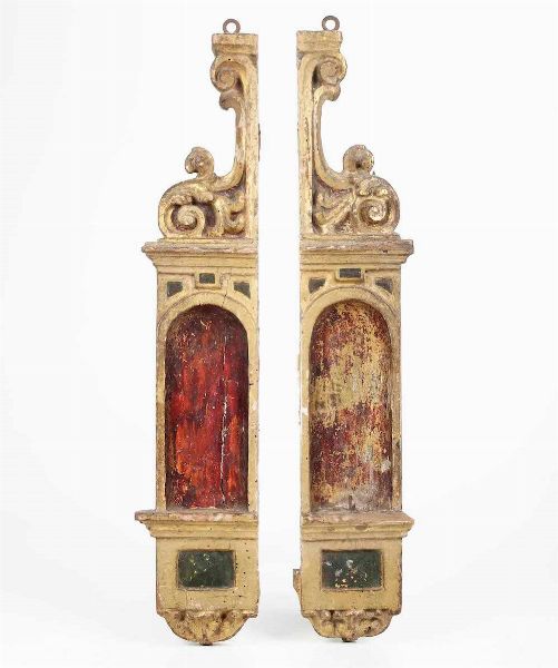 Coppia di mensole in legno dorato e dipinto. XVII-XVIII secolo  - Asta Scultura | Cambi Time - Associazione Nazionale - Case d'Asta italiane