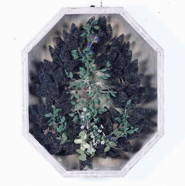 Ghirlanda floreale  Perline e cannule in vetro colorato, teca in legno dipinto Murano XIX-XX secolo  - Asta Scultura | Cambi Time - Associazione Nazionale - Case d'Asta italiane
