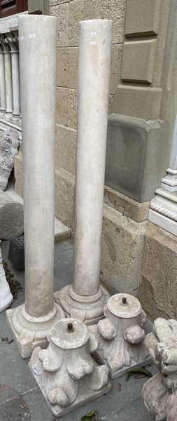 Coppia di colonne con capitelli in marmo, XV-XVI secolo  - Asta Scultura | Cambi Time - Associazione Nazionale - Case d'Asta italiane