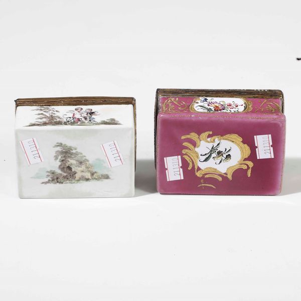 Due scatole in smalto dipinto e rame dorato. Francia o Germania XVIII-XIX secolo  - Asta Scultura | Cambi Time - Associazione Nazionale - Case d'Asta italiane