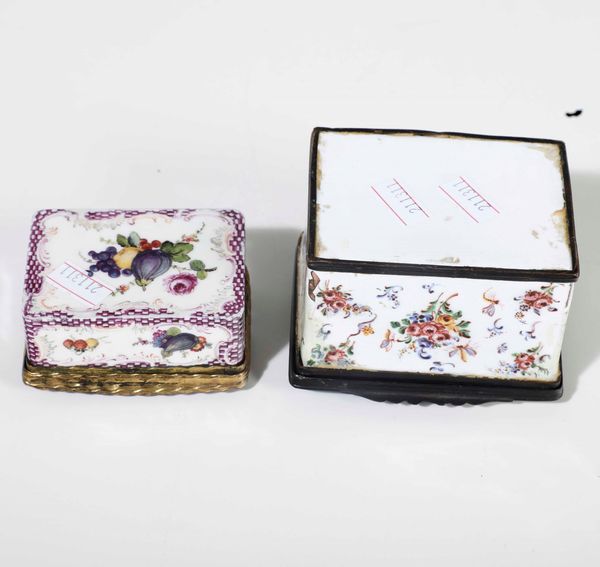 Due scatole in smalto dipinto e metallo. Francia o Germania XVIII.XIX secolo  - Asta Scultura | Cambi Time - Associazione Nazionale - Case d'Asta italiane
