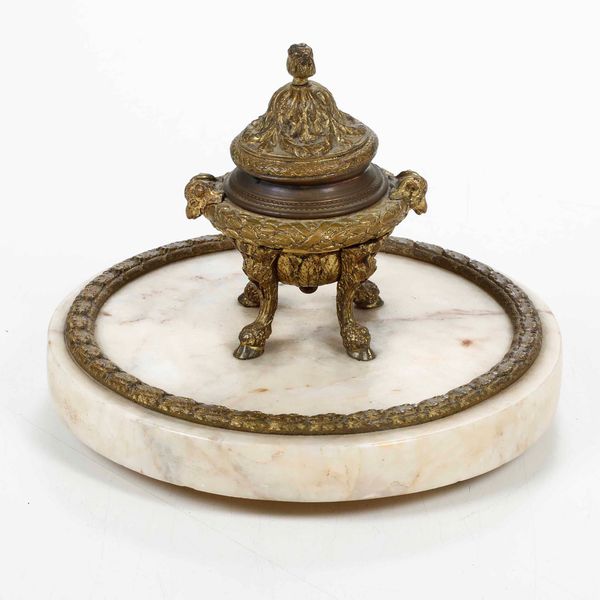 Calamaio in bronzo con base in onice. XIX secolo  - Asta Scultura | Cambi Time - Associazione Nazionale - Case d'Asta italiane