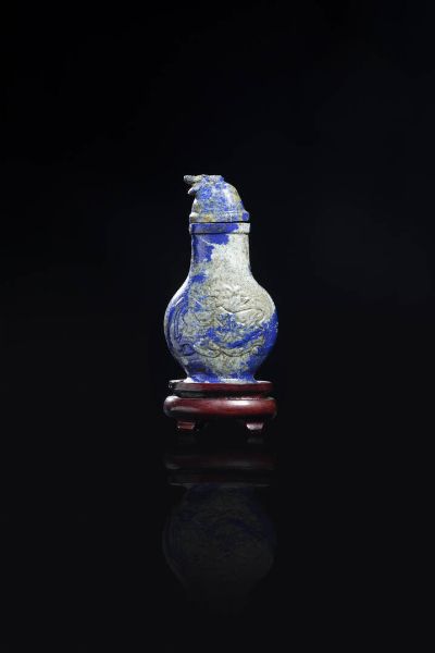 PICCOLO VASETTO : Piccolo vasetto in lapislazzulo con coperchio  Cina  dinastia Qing  XX sec H cm 9 5x5  - Asta Arte Orientale - Associazione Nazionale - Case d'Asta italiane