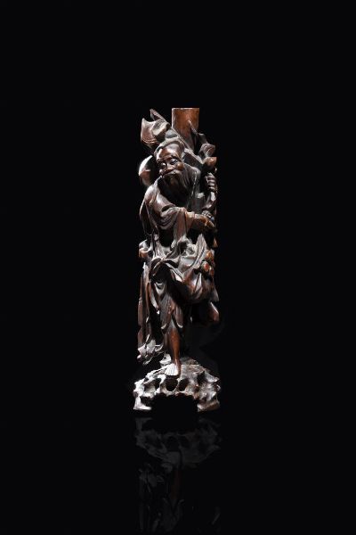 FIGURA DI MONACO : Figura di monaco scolpito in legno  Giappone  XIX sec H cm 48 5x14  - Asta Arte Orientale - Associazione Nazionale - Case d'Asta italiane