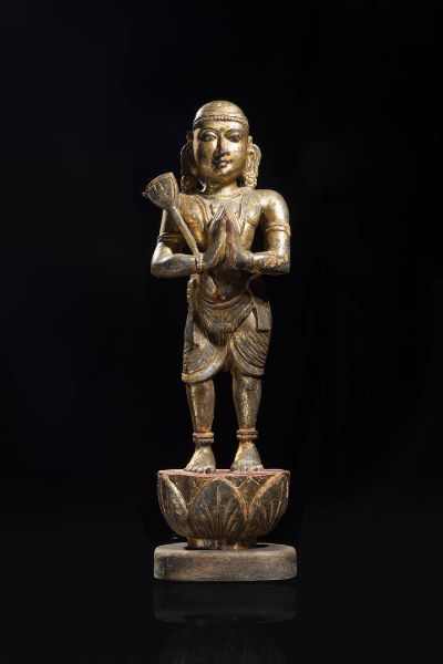 SCULTURA : Scultura di divinit in legno dorato  sud est asiatico  Bali  XIX sec. H cm 50x16  - Asta Arte Orientale - Associazione Nazionale - Case d'Asta italiane